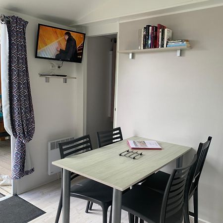 Mobil Home 10 M Et Mme Colas Litteau Dış mekan fotoğraf